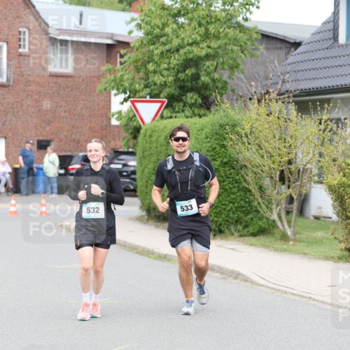 10.05.2026 - 8. Wedeler Halbmarathon Andreas Tolksdorf http://msf.ph/oto/9704654 10.05.2026 10:38:24 Laufen 532, 533 meine-sportfotos.de