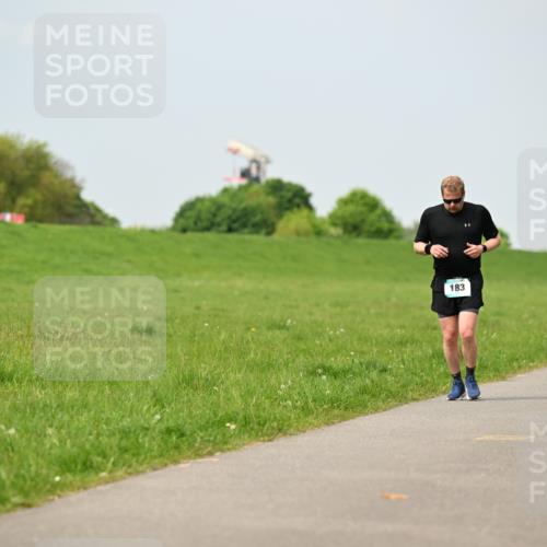 10.05.2026 - 8. Wedeler Halbmarathon Dr. Thomas Lammeyer http://msf.ph/oto/9706068 10.05.2026 11:57:21 Laufen 183 meine-sportfotos.de