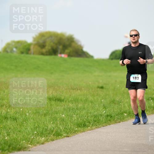 10.05.2026 - 8. Wedeler Halbmarathon Dr. Thomas Lammeyer http://msf.ph/oto/9706100 10.05.2026 11:57:25 Laufen 183 meine-sportfotos.de