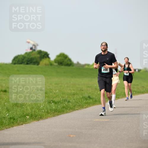 10.05.2026 - 8. Wedeler Halbmarathon Dr. Thomas Lammeyer http://msf.ph/oto/9706109 10.05.2026 11:57:27 Laufen 183, 288, 7627 meine-sportfotos.de