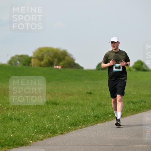 10.05.2026 - 8. Wedeler Halbmarathon Dr. Thomas Lammeyer http://msf.ph/oto/9707302 10.05.2026 11:59:08 Laufen 505, 2173 meine-sportfotos.de