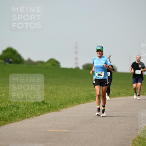 10.05.2026 - 8. Wedeler Halbmarathon Dr. Thomas Lammeyer http://msf.ph/oto/9708541 10.05.2026 12:01:31 Laufen 667 meine-sportfotos.de