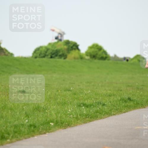 10.05.2026 - 8. Wedeler Halbmarathon Dr. Thomas Lammeyer http://msf.ph/oto/9708820 10.05.2026 12:02:09 Laufen  meine-sportfotos.de