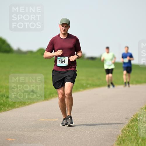 10.05.2026 - 8. Wedeler Halbmarathon Dr. Thomas Lammeyer http://msf.ph/oto/9710654 10.05.2026 12:05:03 Laufen 464 meine-sportfotos.de