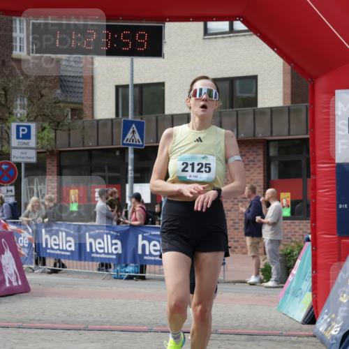 10.05.2026 - 8. Wedeler Halbmarathon Yannick Fuchs http://msf.ph/oto/9711527 10.05.2026 11:23:57 Ziel 2125, 2165 meine-sportfotos.de