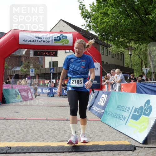 10.05.2026 - 8. Wedeler Halbmarathon Yannick Fuchs http://msf.ph/oto/9711565 10.05.2026 11:24:00 Ziel 991, 2125, 2165 meine-sportfotos.de
