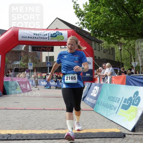 10.05.2026 - 8. Wedeler Halbmarathon Yannick Fuchs http://msf.ph/oto/9711569 10.05.2026 11:24:00 Ziel 991, 2125, 2165 meine-sportfotos.de