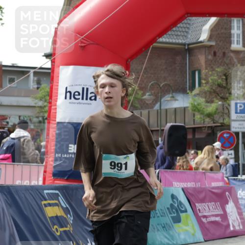 10.05.2026 - 8. Wedeler Halbmarathon Yannick Fuchs http://msf.ph/oto/9711619 10.05.2026 11:24:04 Ziel 991, 1027 meine-sportfotos.de