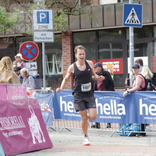 10.05.2026 - 8. Wedeler Halbmarathon Yannick Fuchs http://msf.ph/oto/9711642 10.05.2026 11:24:07 Ziel 991, 1027 meine-sportfotos.de