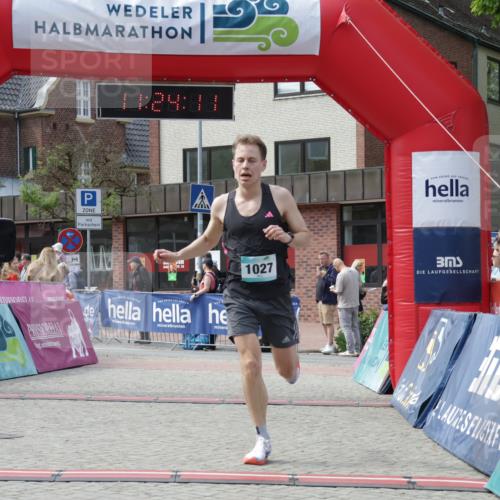 10.05.2026 - 8. Wedeler Halbmarathon Yannick Fuchs http://msf.ph/oto/9711692 10.05.2026 11:24:10 Ziel 1027 meine-sportfotos.de