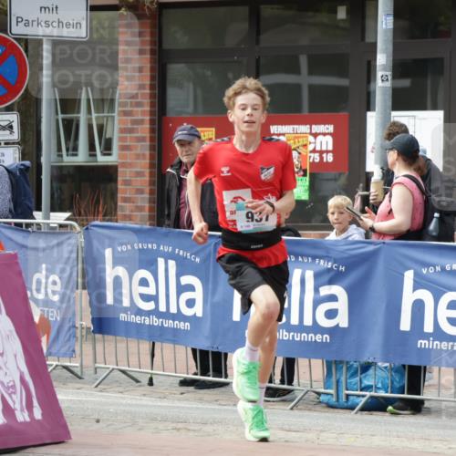10.05.2026 - 8. Wedeler Halbmarathon Yannick Fuchs http://msf.ph/oto/9711785 10.05.2026 11:24:32 Ziel 937 meine-sportfotos.de