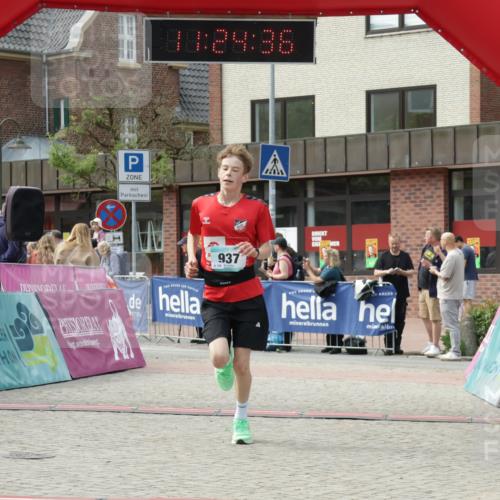10.05.2026 - 8. Wedeler Halbmarathon Yannick Fuchs http://msf.ph/oto/9711823 10.05.2026 11:24:34 Ziel 937 meine-sportfotos.de