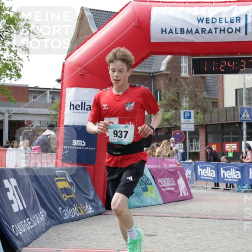 10.05.2026 - 8. Wedeler Halbmarathon Yannick Fuchs http://msf.ph/oto/9711843 10.05.2026 11:24:35 Ziel 937 meine-sportfotos.de