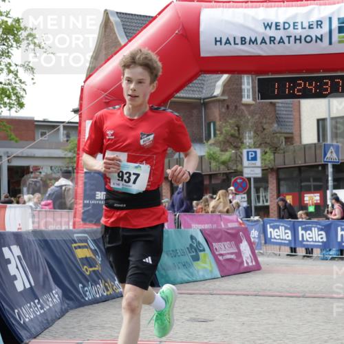 10.05.2026 - 8. Wedeler Halbmarathon Yannick Fuchs http://msf.ph/oto/9711849 10.05.2026 11:24:36 Ziel 937 meine-sportfotos.de