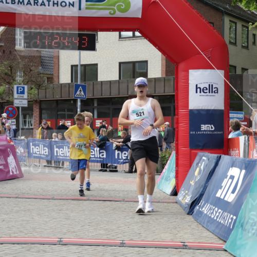 10.05.2026 - 8. Wedeler Halbmarathon Yannick Fuchs http://msf.ph/oto/9711855 10.05.2026 11:24:42 Ziel 99, 521, 808, 2181 meine-sportfotos.de