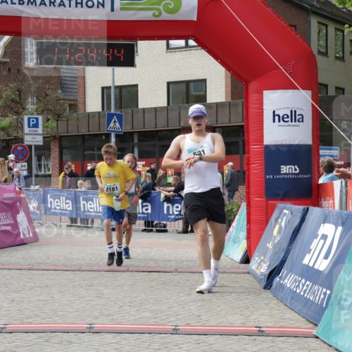 10.05.2026 - 8. Wedeler Halbmarathon Yannick Fuchs http://msf.ph/oto/9711859 10.05.2026 11:24:42 Ziel 99, 521, 808, 2181 meine-sportfotos.de