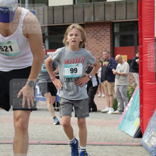 10.05.2026 - 8. Wedeler Halbmarathon Yannick Fuchs http://msf.ph/oto/9711908 10.05.2026 11:24:45 Ziel 99, 521, 808, 2181 meine-sportfotos.de