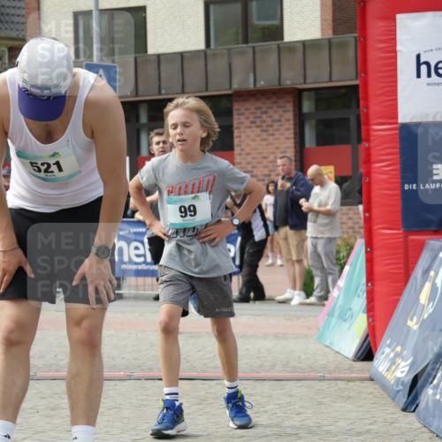 10.05.2026 - 8. Wedeler Halbmarathon Yannick Fuchs http://msf.ph/oto/9711914 10.05.2026 11:24:45 Ziel 99, 521, 808, 2181 meine-sportfotos.de