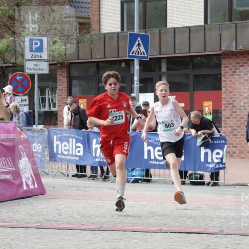 10.05.2026 - 8. Wedeler Halbmarathon Yannick Fuchs http://msf.ph/oto/9712087 10.05.2026 11:25:15 Ziel 803, 838, 2225 meine-sportfotos.de