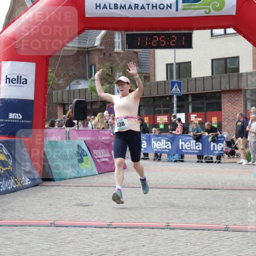 10.05.2026 - 8. Wedeler Halbmarathon Yannick Fuchs http://msf.ph/oto/9712161 10.05.2026 11:25:19 Ziel 803, 838, 884, 2225 meine-sportfotos.de