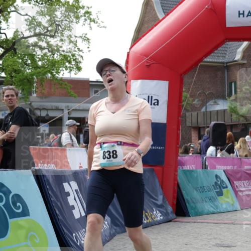 10.05.2026 - 8. Wedeler Halbmarathon Yannick Fuchs http://msf.ph/oto/9712206 10.05.2026 11:25:21 Ziel 561, 803, 838, 884, 2225, 2243 meine-sportfotos.de