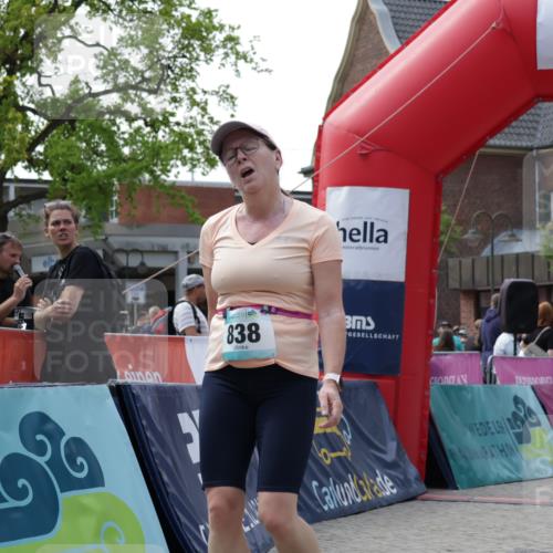 10.05.2026 - 8. Wedeler Halbmarathon Yannick Fuchs http://msf.ph/oto/9712212 10.05.2026 11:25:21 Ziel 561, 803, 838, 884, 2225, 2243 meine-sportfotos.de