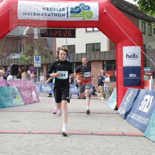 10.05.2026 - 8. Wedeler Halbmarathon Yannick Fuchs http://msf.ph/oto/9712250 10.05.2026 11:25:24 Ziel 561, 838, 884, 2243 meine-sportfotos.de
