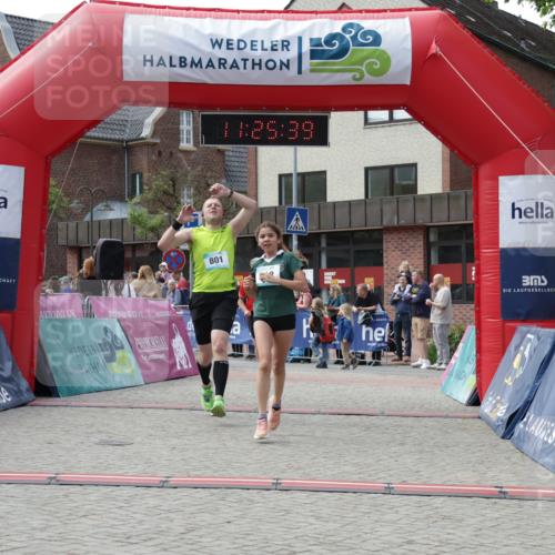10.05.2026 - 8. Wedeler Halbmarathon Yannick Fuchs http://msf.ph/oto/9712359 10.05.2026 11:25:38 Ziel 518, 801, 2117 meine-sportfotos.de
