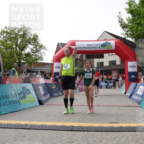 10.05.2026 - 8. Wedeler Halbmarathon Yannick Fuchs http://msf.ph/oto/9712398 10.05.2026 11:25:40 Ziel 518, 801, 2117 meine-sportfotos.de