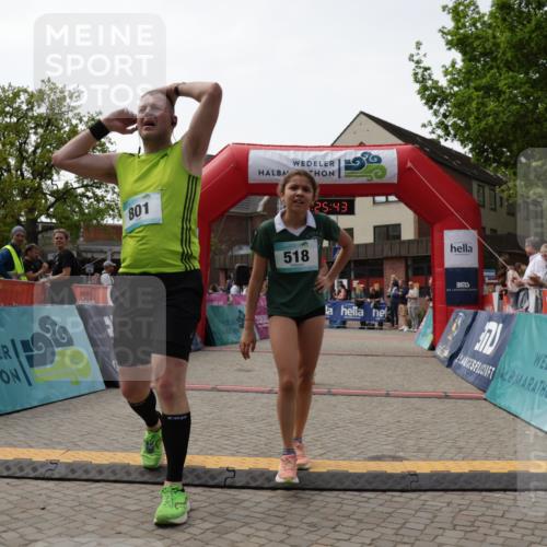 10.05.2026 - 8. Wedeler Halbmarathon Yannick Fuchs http://msf.ph/oto/9712429 10.05.2026 11:25:41 Ziel 518, 801, 2117 meine-sportfotos.de