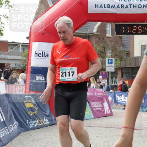 10.05.2026 - 8. Wedeler Halbmarathon Yannick Fuchs http://msf.ph/oto/9712433 10.05.2026 11:25:42 Ziel 518, 801, 2117 meine-sportfotos.de
