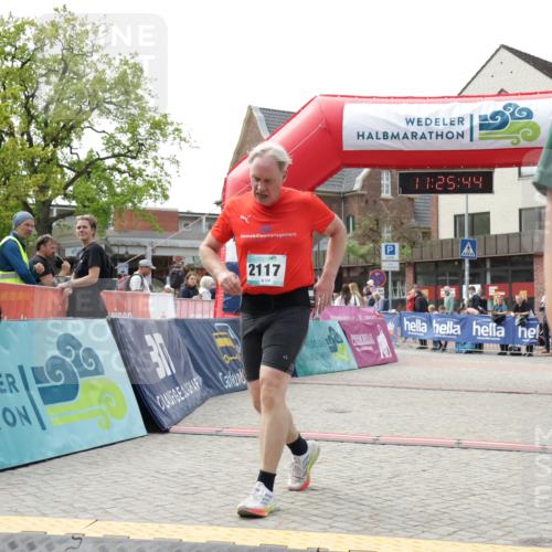 10.05.2026 - 8. Wedeler Halbmarathon Yannick Fuchs http://msf.ph/oto/9712444 10.05.2026 11:25:43 Ziel 518, 801, 2117 meine-sportfotos.de