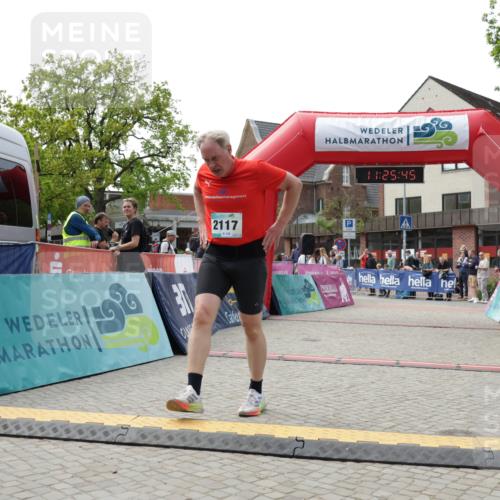 10.05.2026 - 8. Wedeler Halbmarathon Yannick Fuchs http://msf.ph/oto/9712454 10.05.2026 11:25:43 Ziel 518, 801, 2117 meine-sportfotos.de