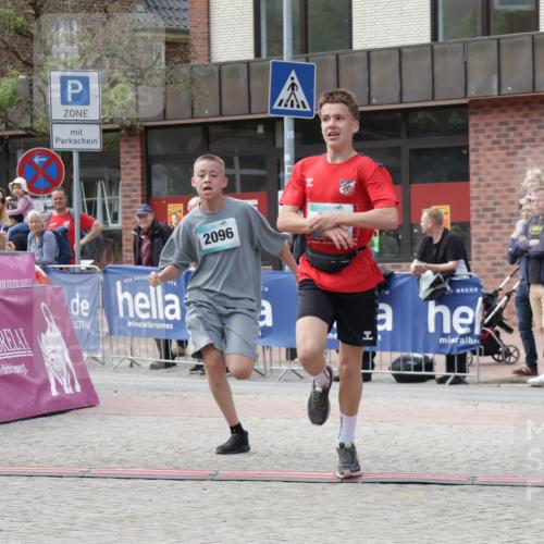 10.05.2026 - 8. Wedeler Halbmarathon Yannick Fuchs http://msf.ph/oto/9712489 10.05.2026 11:26:05 Ziel 931, 2096 meine-sportfotos.de