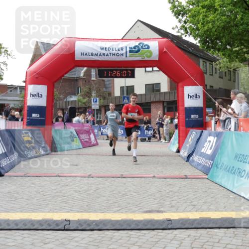 10.05.2026 - 8. Wedeler Halbmarathon Yannick Fuchs http://msf.ph/oto/9712496 10.05.2026 11:26:05 Ziel 931, 2096 meine-sportfotos.de