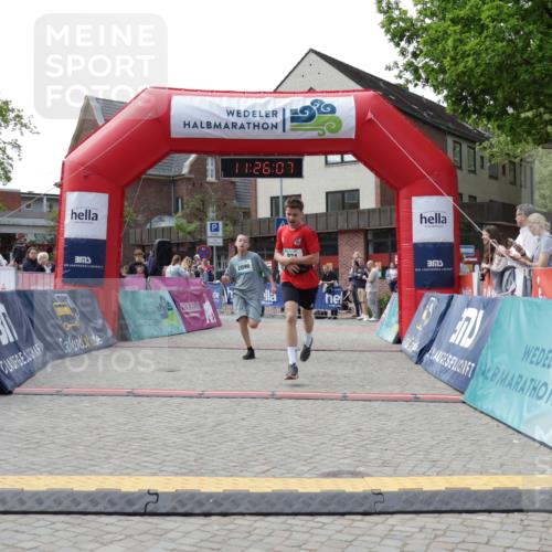 10.05.2026 - 8. Wedeler Halbmarathon Yannick Fuchs http://msf.ph/oto/9712506 10.05.2026 11:26:05 Ziel 931, 2096 meine-sportfotos.de
