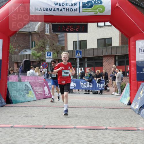 10.05.2026 - 8. Wedeler Halbmarathon Yannick Fuchs http://msf.ph/oto/9712625 10.05.2026 11:26:19 Ziel 940, 2046, 2182 meine-sportfotos.de