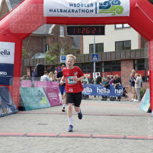 10.05.2026 - 8. Wedeler Halbmarathon Yannick Fuchs http://msf.ph/oto/9712631 10.05.2026 11:26:19 Ziel 940, 2046, 2182 meine-sportfotos.de