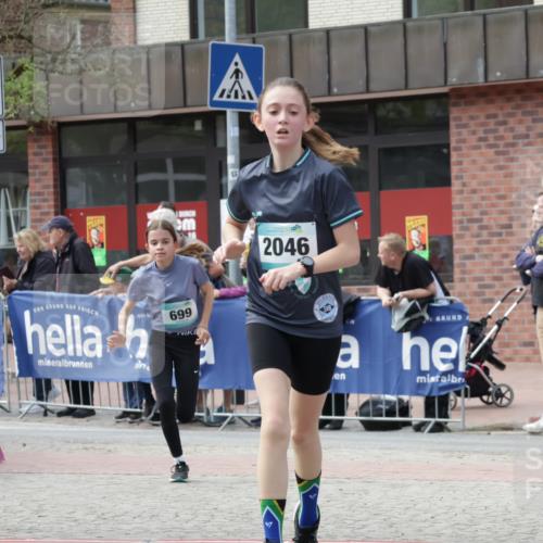 10.05.2026 - 8. Wedeler Halbmarathon Yannick Fuchs http://msf.ph/oto/9712662 10.05.2026 11:26:24 Ziel 572, 699, 841, 842, 940, 2046, 2182 meine-sportfotos.de