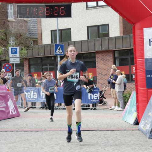 10.05.2026 - 8. Wedeler Halbmarathon Yannick Fuchs http://msf.ph/oto/9712667 10.05.2026 11:26:24 Ziel 572, 699, 841, 842, 940, 2046, 2182 meine-sportfotos.de