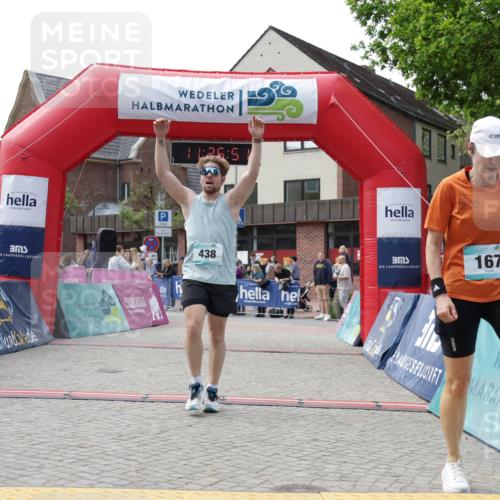 10.05.2026 - 8. Wedeler Halbmarathon Yannick Fuchs http://msf.ph/oto/9712827 10.05.2026 11:26:49 Ziel 167, 438, 989 meine-sportfotos.de