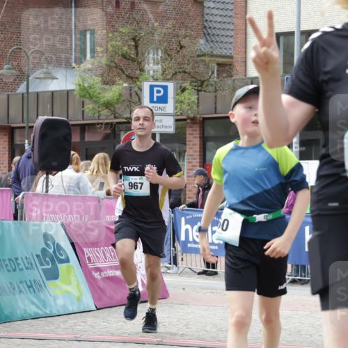 10.05.2026 - 8. Wedeler Halbmarathon Yannick Fuchs http://msf.ph/oto/9712898 10.05.2026 11:27:06 Ziel 60, 565, 967 meine-sportfotos.de