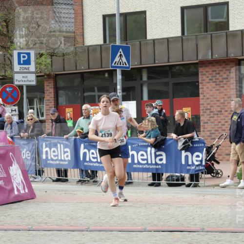 10.05.2026 - 8. Wedeler Halbmarathon Yannick Fuchs http://msf.ph/oto/9712942 10.05.2026 11:27:16 Ziel 230, 2139 meine-sportfotos.de