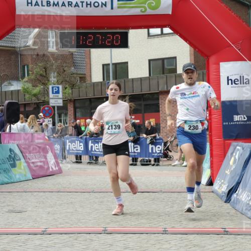 10.05.2026 - 8. Wedeler Halbmarathon Yannick Fuchs http://msf.ph/oto/9712969 10.05.2026 11:27:19 Ziel 230, 735, 2139 meine-sportfotos.de