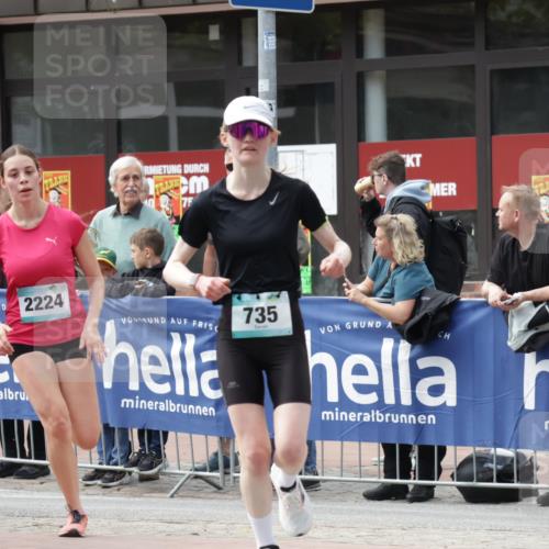 10.05.2026 - 8. Wedeler Halbmarathon Yannick Fuchs http://msf.ph/oto/9713005 10.05.2026 11:27:22 Ziel 230, 735, 2139, 2224 meine-sportfotos.de