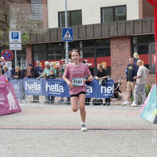 10.05.2026 - 8. Wedeler Halbmarathon Yannick Fuchs http://msf.ph/oto/9713048 10.05.2026 11:27:27 Ziel 735, 2151, 2224 meine-sportfotos.de
