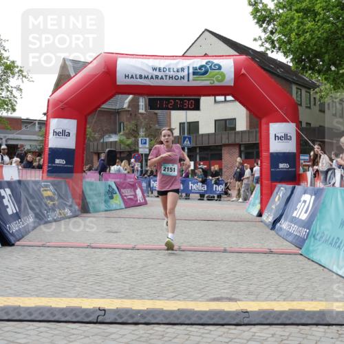 10.05.2026 - 8. Wedeler Halbmarathon Yannick Fuchs http://msf.ph/oto/9713073 10.05.2026 11:27:29 Ziel 735, 2151, 2224 meine-sportfotos.de