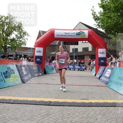 10.05.2026 - 8. Wedeler Halbmarathon Yannick Fuchs http://msf.ph/oto/9713075 10.05.2026 11:27:29 Ziel 735, 2151, 2224 meine-sportfotos.de