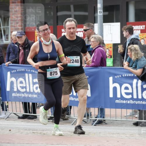 10.05.2026 - 8. Wedeler Halbmarathon Yannick Fuchs http://msf.ph/oto/9713088 10.05.2026 11:27:47 Ziel 875, 2210, 2240 meine-sportfotos.de
