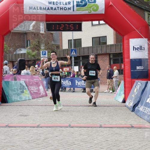 10.05.2026 - 8. Wedeler Halbmarathon Yannick Fuchs http://msf.ph/oto/9713119 10.05.2026 11:27:50 Ziel 875, 1006, 2106, 2210, 2240 meine-sportfotos.de